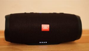 JBLのBluetoothスピーカーCHARGE3の俯瞰図