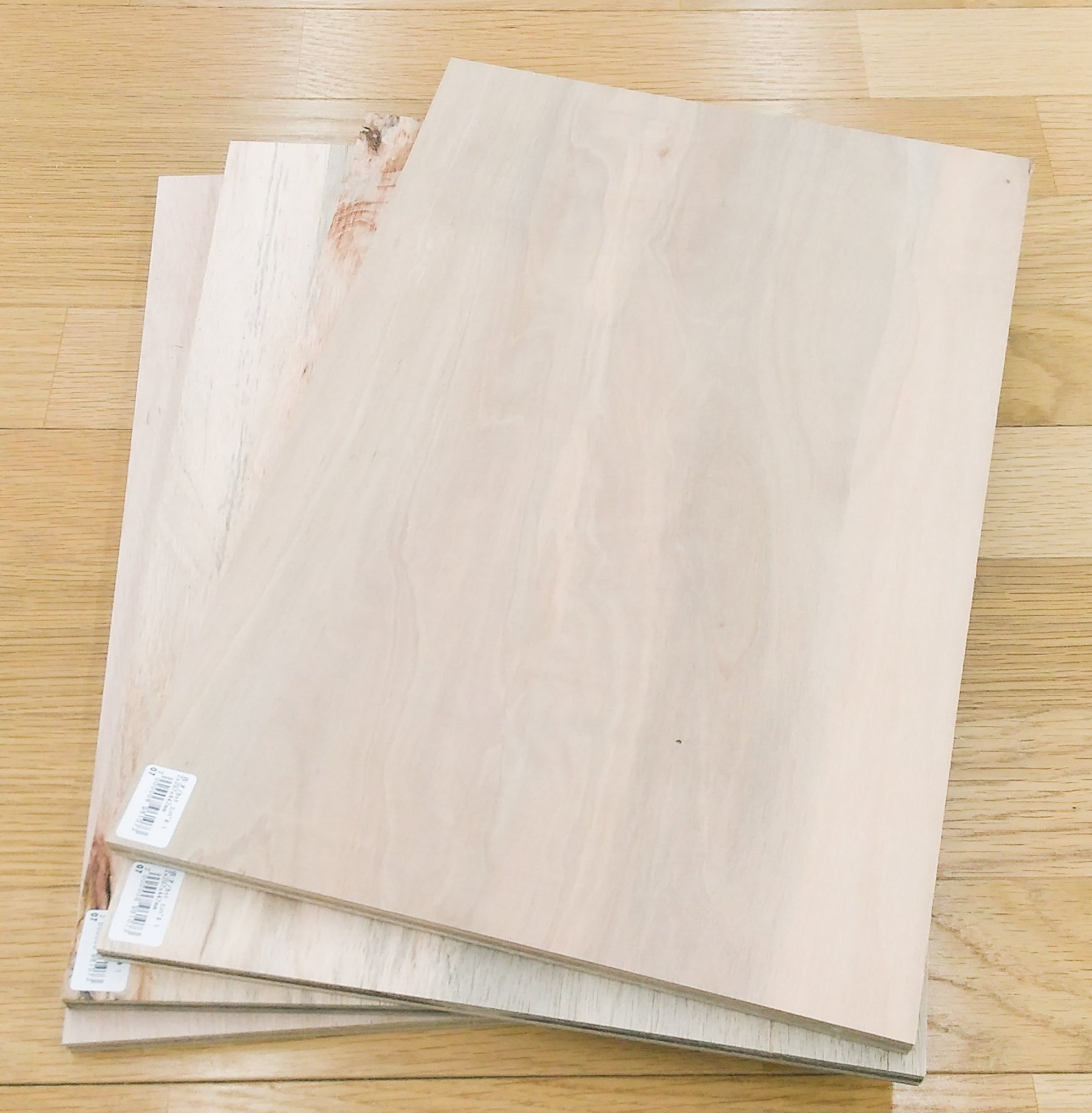 端材のベニヤ板