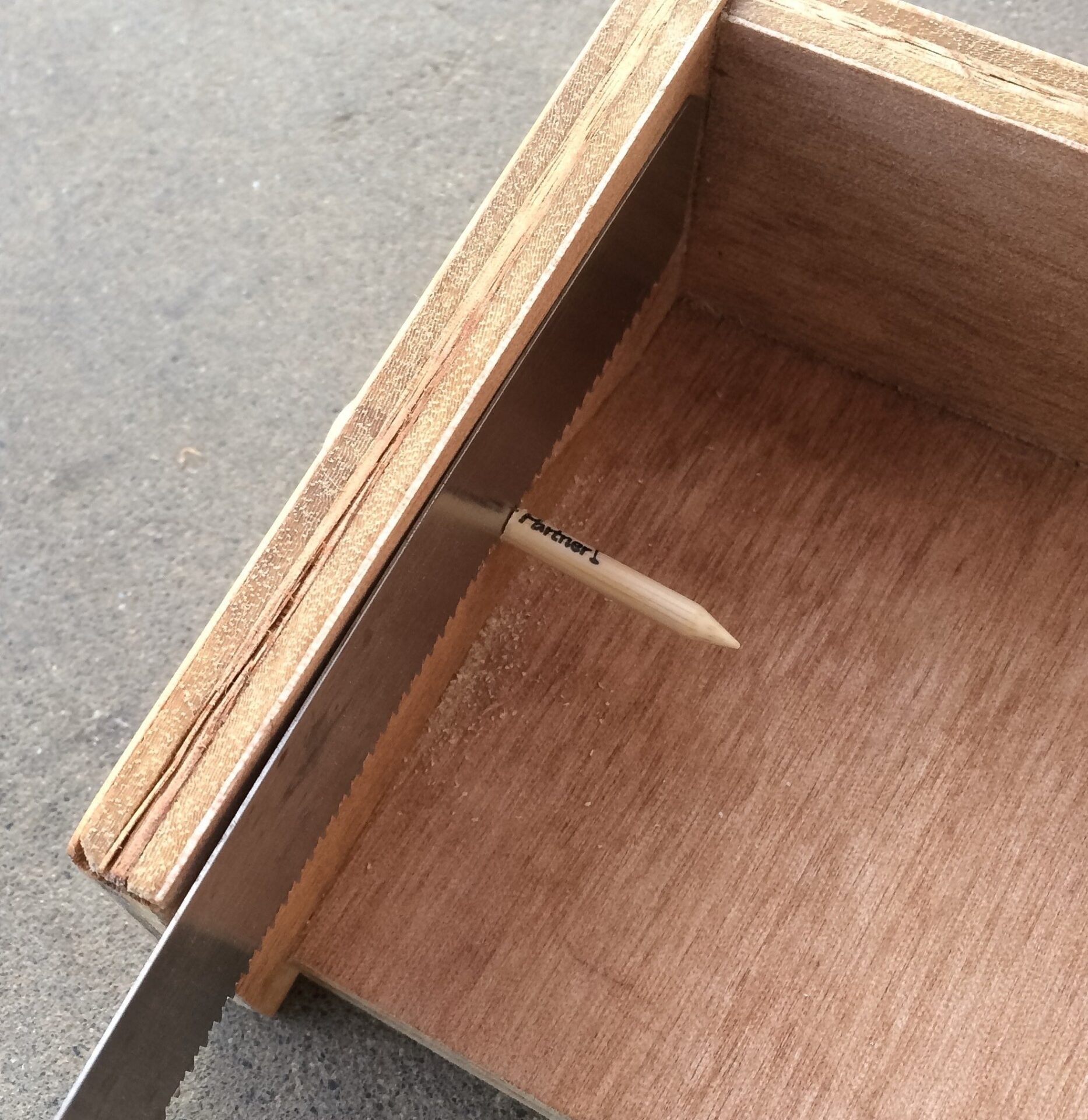 ウッドティーを引き出しの取手にした様子