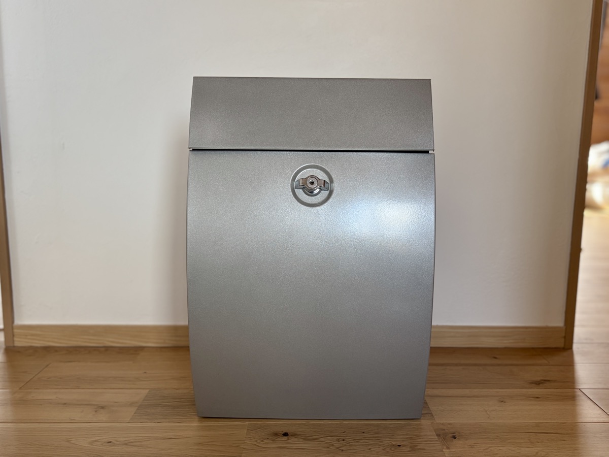 ケイジーワイ工業の壁付ポスト