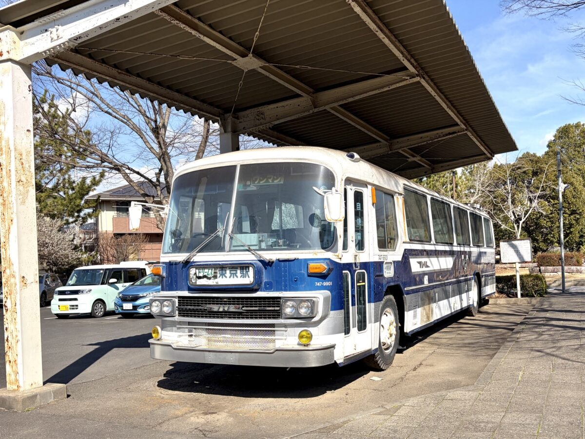 さくら交通公園に展示されている国鉄バス「ドリーム号」