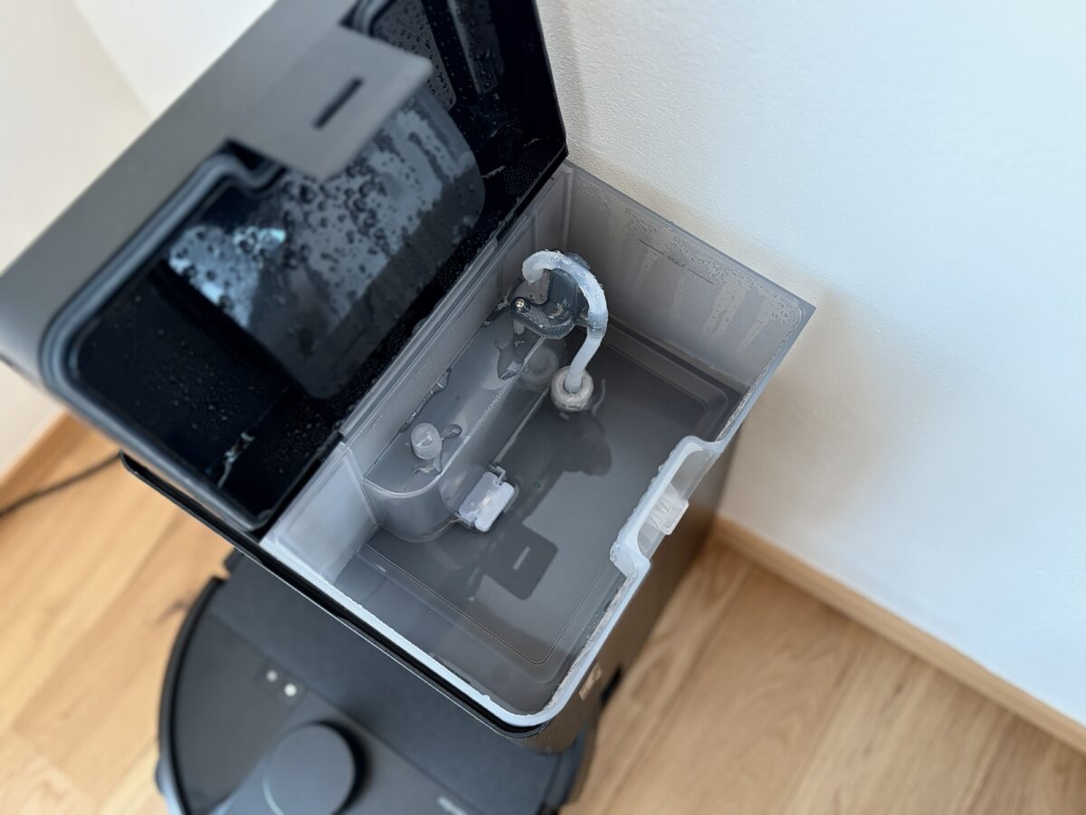 Roomba405のAutoWashステーションの給水タンク