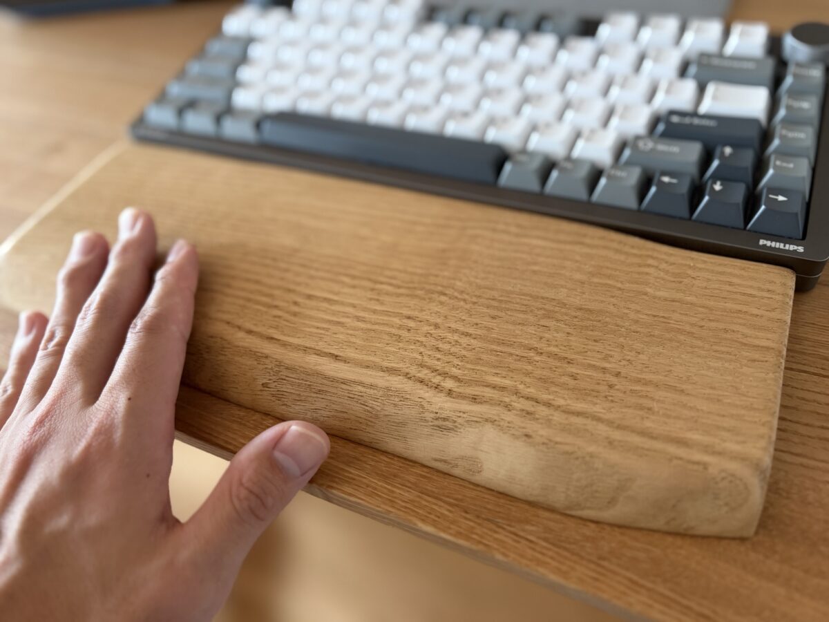 栗の木で自作したパームレスト