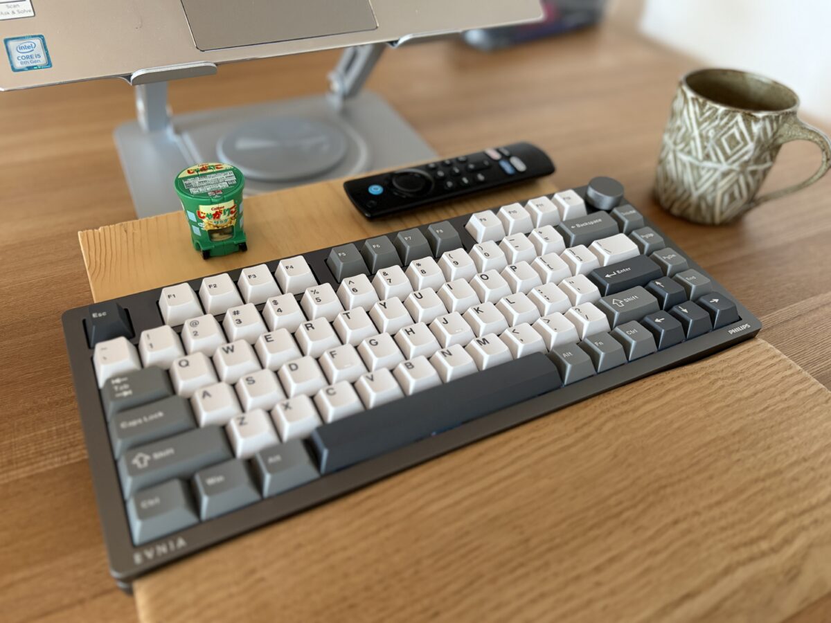 Philipsのゲーミングキーボード「EVNIAシリーズSPK8610 」